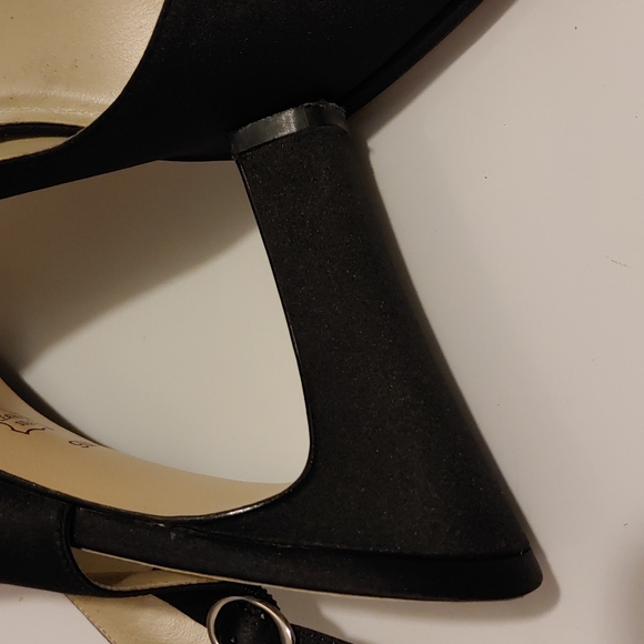Just Libby brand size 9 sling backs. - Picture 4 of 4